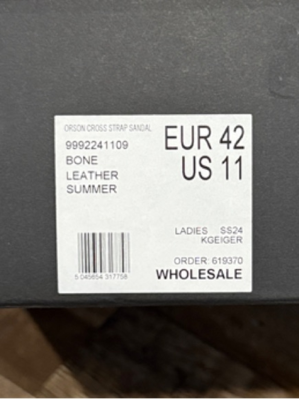 Kurt Geiger London ORSON CROSS STRAP SANDAL - Picture 6 of 6